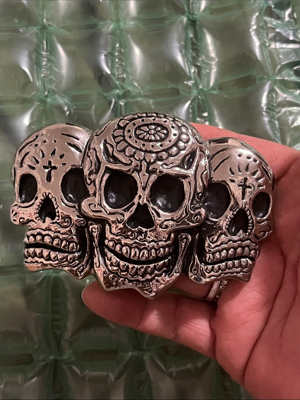 Silver Triple Skull Belt Buckle — Distinctive Men’s Accessory